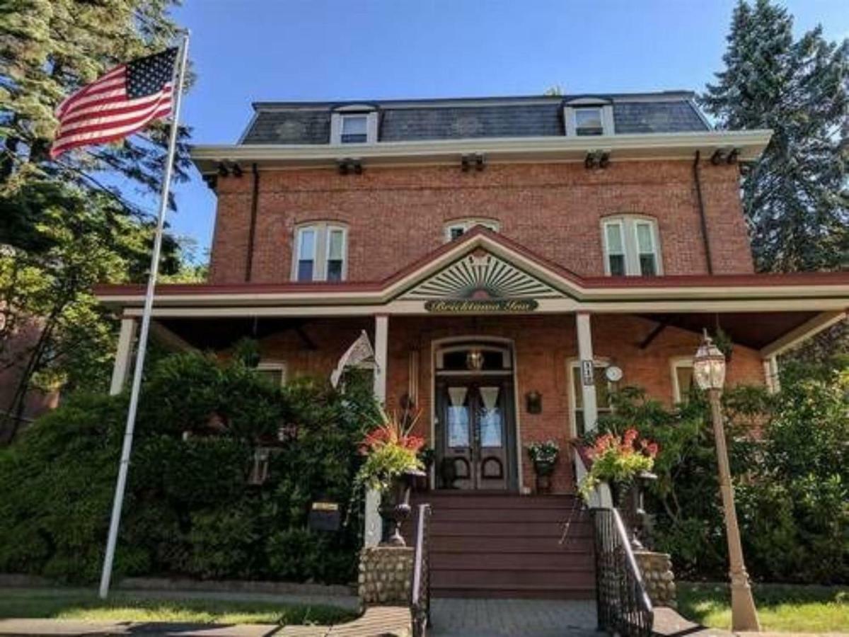 Westchester County Havalimanı Havaalanı'na en yakın oteller hangileri? Haverstraw Dış mekan fotoğraf
